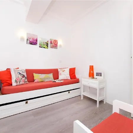 Near The アパート *